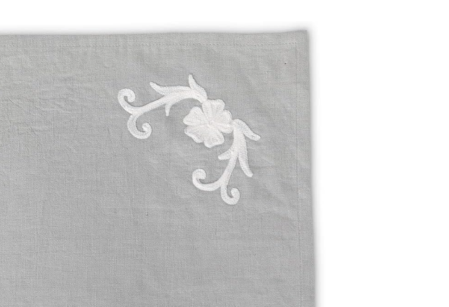 Park Hill Collection Cosette Embroidered Linen Place Mats (4), 19-inch Length